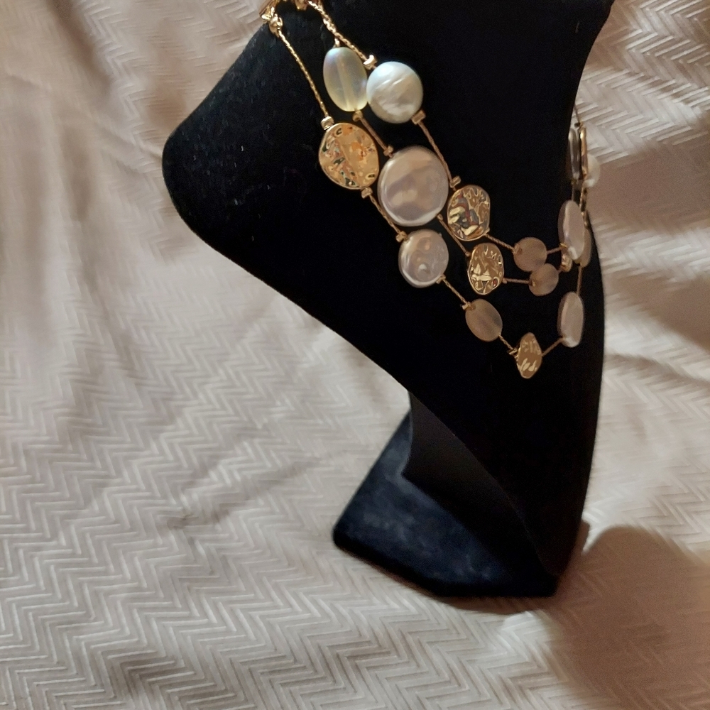 Vintage White Lovely Stones Gold Tone Elegant Multi Strand Necklace 17 inch - Picture 3 of 3
